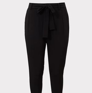 Black crepe self tie tapered pant
